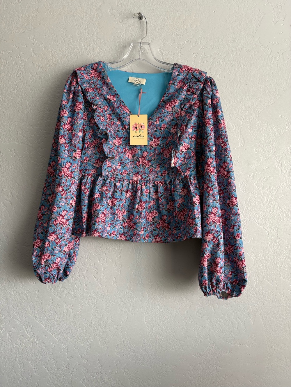 ❤️NEW entro Blue Floral Ruffle Peplum Top with Pink Accents